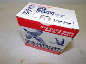 lot 142 image: Winchester 12 Gauge 4 Shot Shotshells