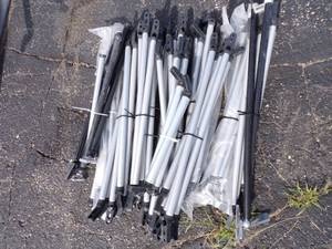 lot 68 image: Boat Windshield Posts