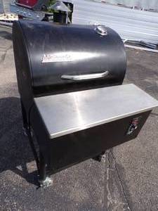 lot 2 image: Traeger Wood Pellet Fired Barbecue with cover