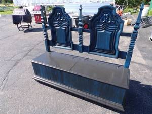 lot 8 image: Front Entry Stool with 2 compartments, on wheels