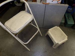 lot 164 image: Folding Table, Folding Stool and Plastic Stool