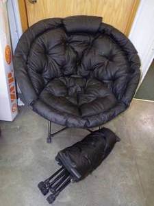 lot 175 image: Folding Chair and Folding Foot Stool