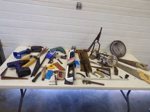 lot 181 image: Lot of Tools and Hardware