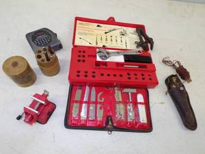 lot 183 image: Screwdriver set, Plumb Bob and Tools