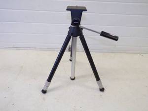 lot 187 image: Tripod