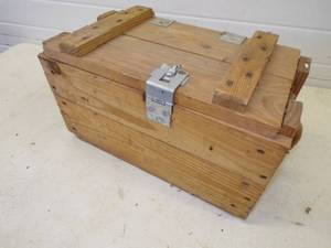 lot 189 image: Vintage Wood Box