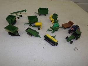 lot 190 image: Small John Deere Die cast Lot