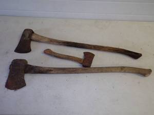 lot 196 image: 2 Axes and Hatchet
