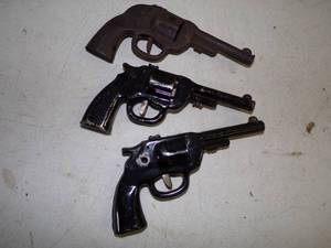 lot 197 image: 3 Vintage Toy Guns
