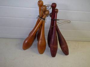 lot 199 image: Vintage Spalding Wood Juggling Pins