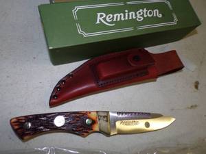 lot 208 image: Remington Knife R-6