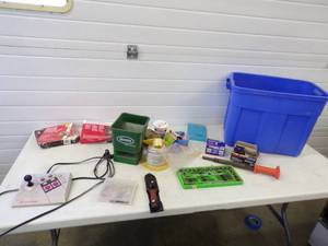 lot 219 image: Assorted Lot