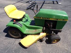 lot 222 image: John Deere 108 Lawn Mower