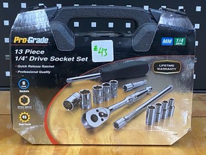 lot 43 image: Pro-Grade 14-Drive Metric Socket Set