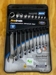 lot 45 image: Pro-Grade 10-Piece Combination Metric Soket Set