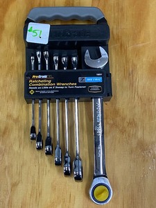 lot 51 image: Pro-Grade XL 8-Piece Metric Ratcheting Wrench Set