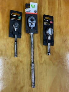 lot 61 image: Lot Of 14 -- 38 -- 12 Socket Wrenches