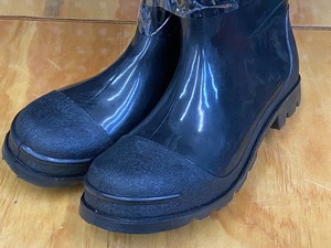 lot 120 image: Pair Of New Boss Size-9 Rubber Boots