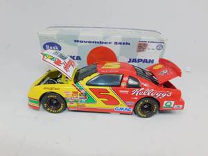 lot 44 image: Collectible Kellogs Terry Labonte 1996 Stock Car Bank