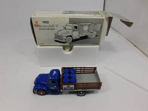 lot 65 image: Collectible Precision 1955 Diamond - T Full Rack Stake Truck