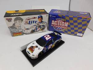 lot 66 image: Collectible Rusty Wallace Racing Action Platinum Series Bank