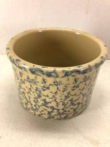 lot 29 image: Crock