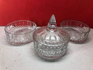lot 30 image: Lot of 3 Pressed Glass Dishes