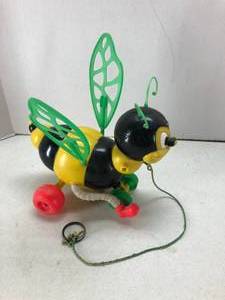 lot 32 image: Vintage Pull Toy
