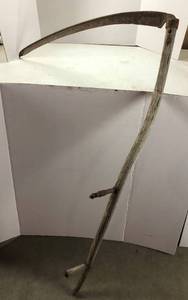 lot 44 image: Antique Sickle  Syche Two Handles