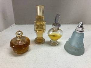 lot 62 image: Lot of 4 Vintage Perfumes