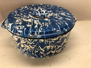 lot 64 image: Blue Granite Ware