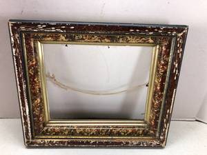 lot 98 image: Antique Picture Frame