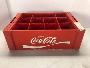 lot 165 image: Collectible Coca Cola Bottle Carrier (12 Place) for Large Bottles