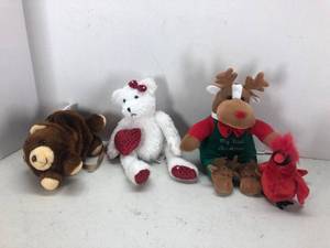 lot 178 image: Lot of (4) stuffed Animals THE BEAR IS A PURSE