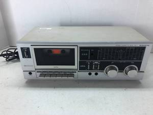 lot 180 image: Sanyo Cassette Deck Model RD7 Powers Up