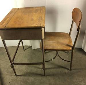 lot 7 image: Vintage Home School Desk and Chair