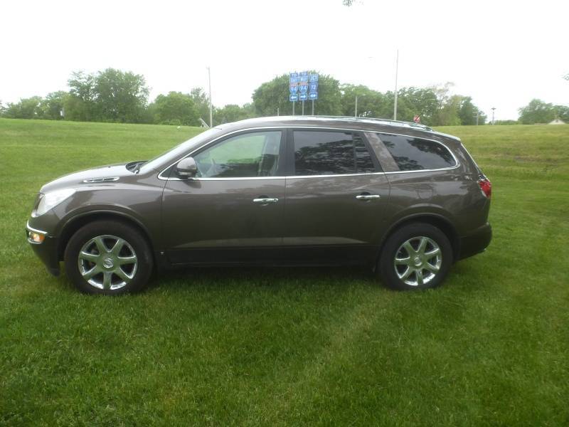 lot 1 image: 2008 Buick Enclave CLX AWD