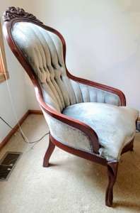 lot 1 image: Victorian Walnut Side Chair