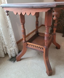 lot 10 image: Antique Parlor Table
