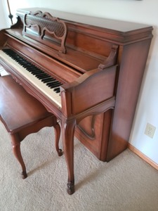 lot 9 image: Sohmer & Co. Up Right Piano