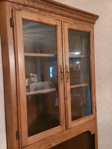 lot 20 image: Beautiful Wooden Corner Display Cabinet