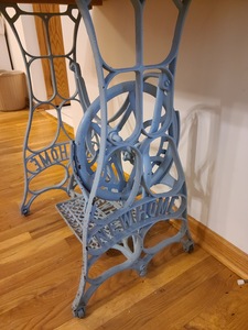 lot 24 image: Vintage Sewing Machine Base With Table Top