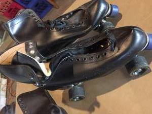 lot 129 image: Vintage Ice and Roller skates