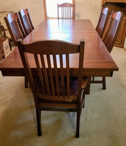 lot 29 image: Quarter Sawn Oak Dining Room Table and Chairs