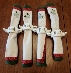 lot 32 image: Cup Of Christmas Tea Set