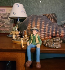 lot 58 image: Lot of Fishing Decor