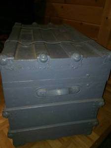 lot 162 image: Vintage Wooden LockerTrunk