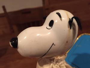 lot 170 image: Snoopy In The Box