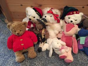 lot 184 image: Assorted Teddy Bears