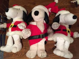 lot 197 image: Collection Of Christmas Snoopys